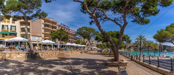 Framed Print : View of cafes on Carrer d'En Bordils, Porto Cristo, Majorca, Balearic Islands, Spain, Mediterranean, Europe Framed Print : View of cafes on Carrer d'En Bordils, Porto Cristo, Majorca, Balearic Islands, Spain, Mediterranean, Europe