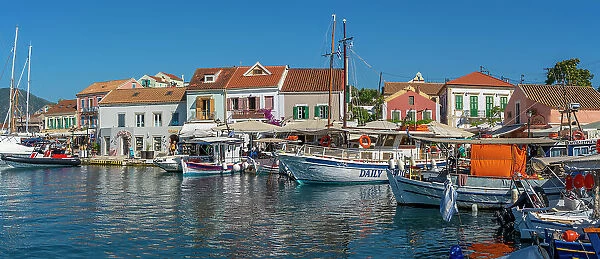 View of cafes and shops in Fiscardo harbour, Fiscardo, Kefalonia, Ionian Islands, Greek Islands, Greece, Europe
