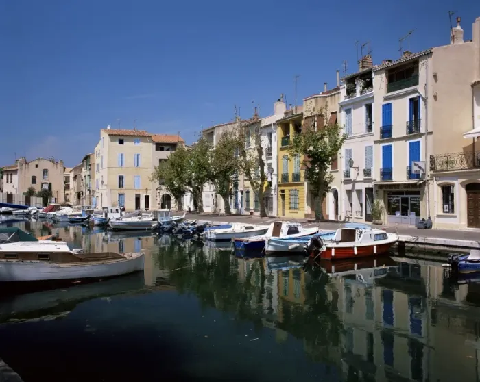 Framed Print : View across canal to colourful houses, Martigues, Bouches-du-Rhone, Provence Framed Print : View across canal to colourful houses, Martigues, Bouches-du-Rhone, Provence
