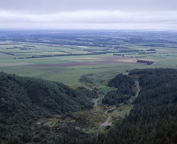 View over Canterbury Plain from Mount Hutt road