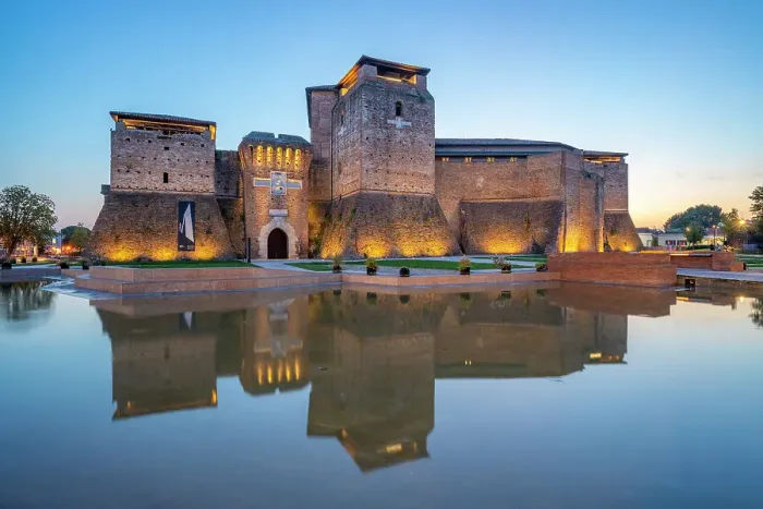 Framed Print : View of Castel Sismondo reflecting in ornamental water pool at dusk, Rimini, Emilia-Romagna, Italy, Europe Framed Print : View of Castel Sismondo reflecting in ornamental water pool at dusk, Rimini, Emilia-Romagna, Italy, Europe