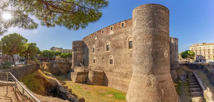 Framed Print : View of Castello Ursino, Catania, Sicily, Italy, Europe Framed Print : View of Castello Ursino, Catania, Sicily, Italy, Europe