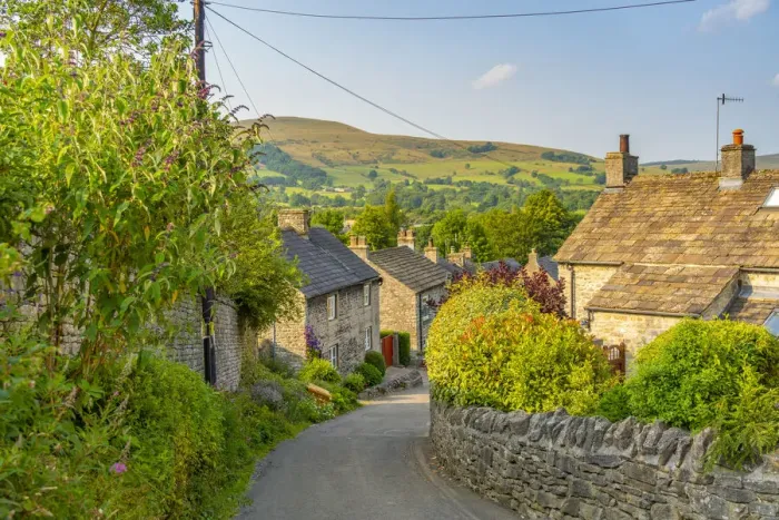Framed Print : View of Castleton village in the Hope Valley, Peak District National Park, Derbyshire Framed Print : View of Castleton village in the Hope Valley, Peak District National Park, Derbyshire