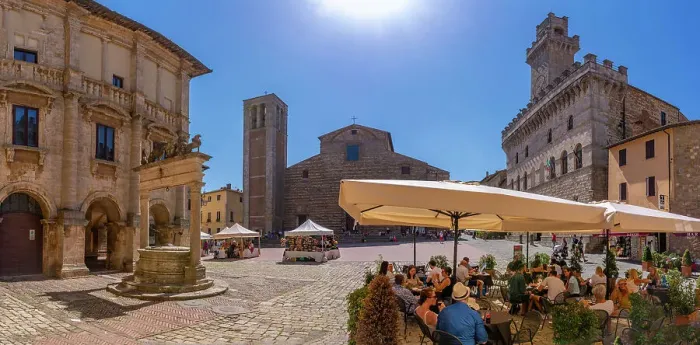 Framed Print : View of Cathedral of Saint Mary Of The Assumption in Piazza Grande in Montepulciano, Montepulciano, Province of Siena, Tuscany, Italy, Europe Framed Print : View of Cathedral of Saint Mary Of The Assumption in Piazza Grande in Montepulciano, Montepulciano, Province of Siena, Tuscany, Italy, Europe