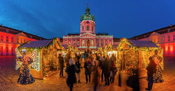 Framed Print : View of Christmas market at Charlottenburg Palace in Schloss Charlottenburg at dusk, Berlin, Germany Framed Print : View of Christmas market at Charlottenburg Palace in Schloss Charlottenburg at dusk, Berlin, Germany