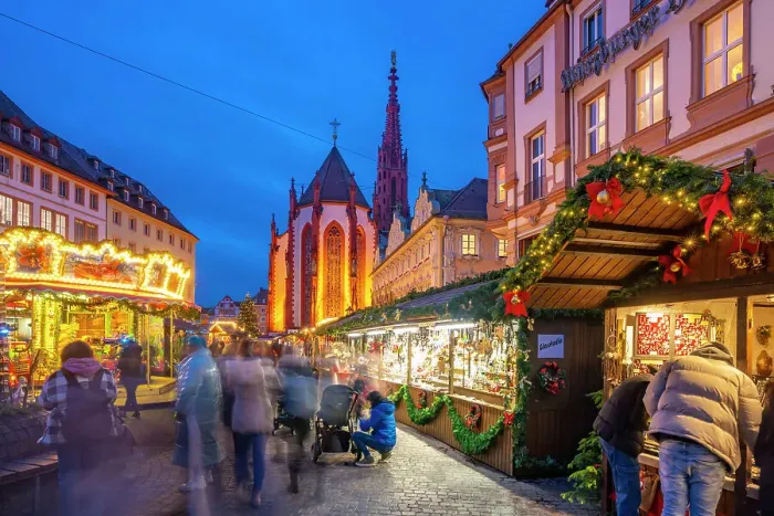 Framed Print : View of Christmas market and Maria Chappel in Oberer Markt at dusk, Wurzburg, Bavaria, Germany, Europe Framed Print : View of Christmas market and Maria Chappel in Oberer Markt at dusk, Wurzburg, Bavaria, Germany, Europe