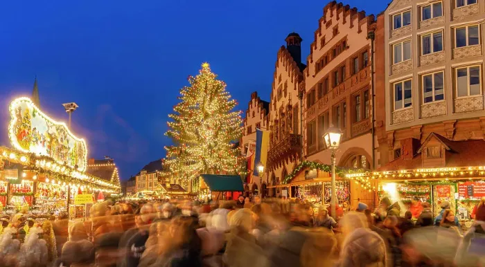 Framed Print : View of Christmas Market on Roemerberg Square at dusk, Frankfurt am Main, Hesse, Germany, Europe Framed Print : View of Christmas Market on Roemerberg Square at dusk, Frankfurt am Main, Hesse, Germany, Europe