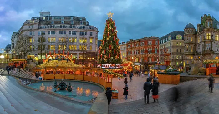 Framed Print : View of Christmas Market stalls and Christmas tree in Victoria Square, Birmingham, West Midlands, England, United Kingdom, Europe Framed Print : View of Christmas Market stalls and Christmas tree in Victoria Square, Birmingham, West Midlands, England, United Kingdom, Europe