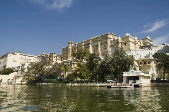 Framed Print : View of the City Palace and hotels from Lake Pichola Framed Print : View of the City Palace and hotels from Lake Pichola