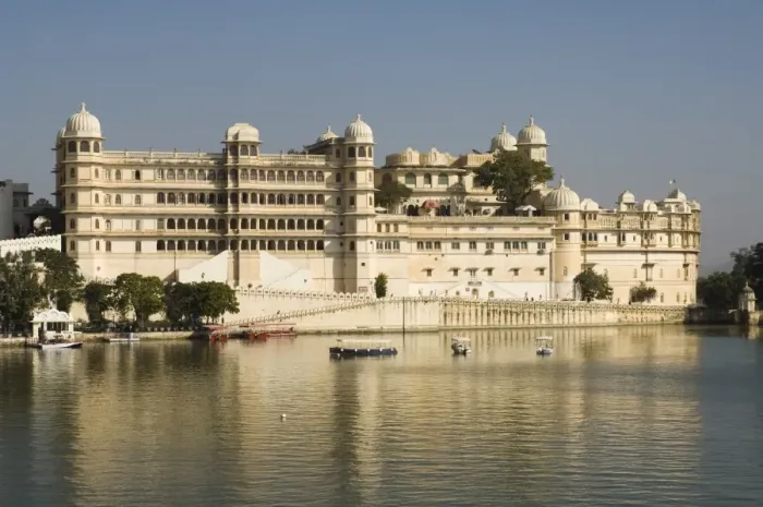 Framed Print : View of the City Palace and hotels from Lake Pichola