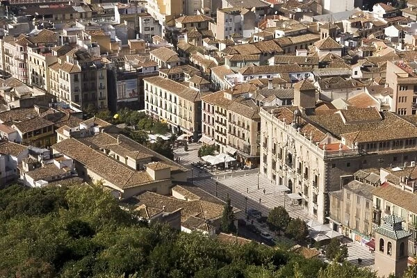 View of city showing the Plaza Nueva