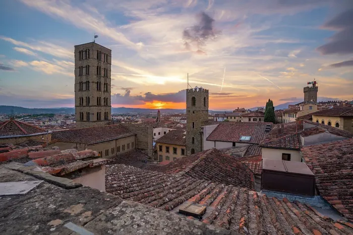 Framed Print : View of city skyline and rooftops from Palazzo della Fraternita dei Laici at sunset, Arezzo, Province of Arezzo, Tuscany, Italy, Europe Framed Print : View of city skyline and rooftops from Palazzo della Fraternita dei Laici at sunset, Arezzo, Province of Arezzo, Tuscany, Italy, Europe