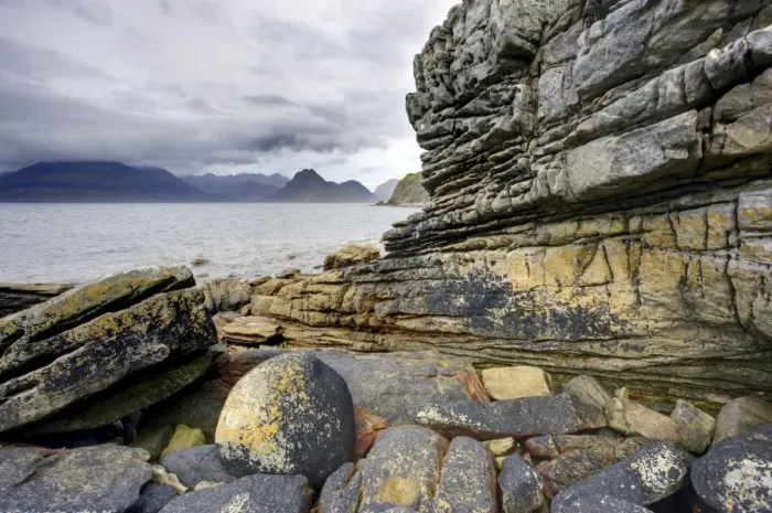 Framed Print : View to Cuillin Hills from rocky foreshore at Elgol, Isle of Skye, Highland Framed Print : View to Cuillin Hills from rocky foreshore at Elgol, Isle of Skye, Highland
