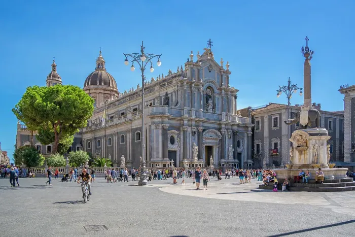 Framed Print : View of Duomo di Sant'Agata and Fountain of Elephants, Piazza Duomo, Catania, Sicily, Italy, Europe Framed Print : View of Duomo di Sant'Agata and Fountain of Elephants, Piazza Duomo, Catania, Sicily, Italy, Europe