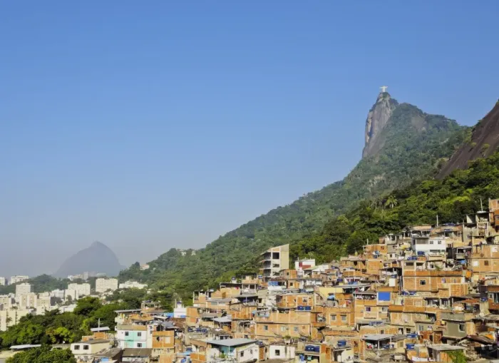 Framed Print : View of the Favela Santa Marta with Corcovado and the Christ statue behind, Rio de Janeiro Framed Print : View of the Favela Santa Marta with Corcovado and the Christ statue behind, Rio de Janeiro