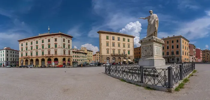 Framed Print : View of Ferdinando III statue in Piazza della Repubblica, Livorno, Province of Livorno, Tuscany, Italy, Europe Framed Print : View of Ferdinando III statue in Piazza della Repubblica, Livorno, Province of Livorno, Tuscany, Italy, Europe