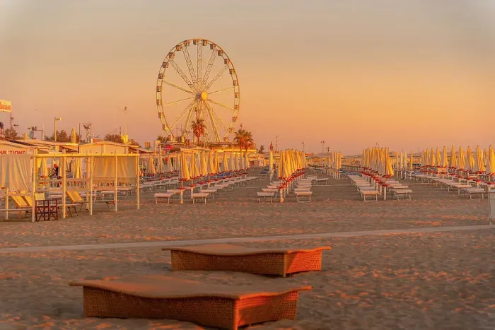Framed Print : View of ferris wheel and sunshades on the Lido on Rimini Beach at sunrise, Rimini, Emilia-Romagna, Italy, Europe Framed Print : View of ferris wheel and sunshades on the Lido on Rimini Beach at sunrise, Rimini, Emilia-Romagna, Italy, Europe