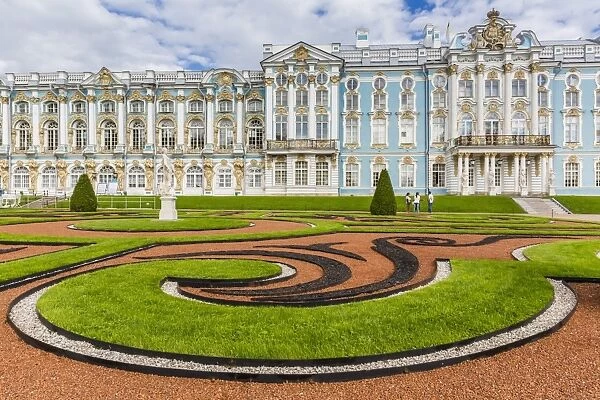 View of the French-style formal gardens at the Catherine Palace, Tsarskoe Selo, St. Petersburg, Russia, Europe