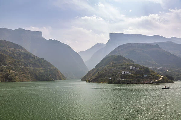 View of the Three Gorges on the Yangtze River, Peoples Republic of China, Asia
