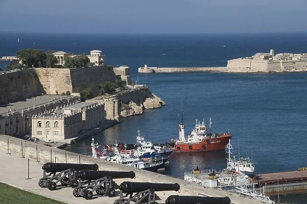 View of the Grand Harbour from Barracca Gardens, Valletta, Malta, Mediterranean, Europe