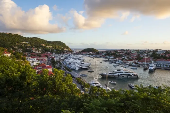 Framed Print : View over the harbour of Gustavia, St. Barth (St. Barthelemy), Lesser Antilles, West Indies Framed Print : View over the harbour of Gustavia, St. Barth (St. Barthelemy), Lesser Antilles, West Indies