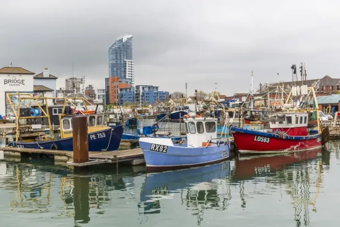 Framed Print : A view of the harbour in the port city of Portsmouth, built on Portsea Island, Hampshire
