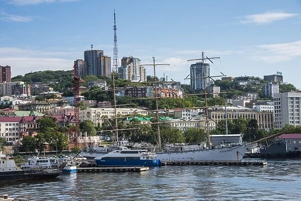View over the harbour of Vladivostok, Russia, Eurasia