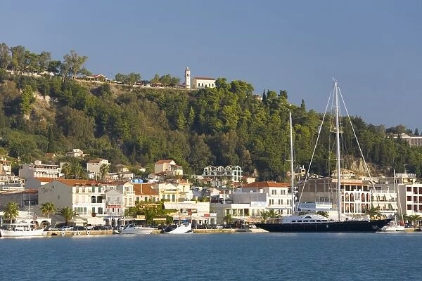 View across harbour to the waterfront, Zakynthos Town, Zakynthos (Zante) (Zakinthos), Ionian Islands, Greek Islands, Greece, Europe