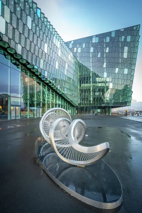 Framed Print : View of the Harpa Concert Hall and Conference Centre, Reykjavik, Iceland Framed Print : View of the Harpa Concert Hall and Conference Centre, Reykjavik, Iceland