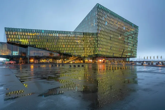 Framed Print : View of the Harpa Concert Hall and Conference Centre, Reykjavik, Iceland Framed Print : View of the Harpa Concert Hall and Conference Centre, Reykjavik, Iceland