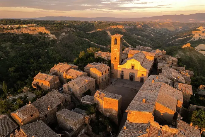 Framed Print : View of the historic centre of the medieval village of Civita di Bagnoregio at sunset, Viterbo province, Latium (Lazio), Italy, Europe Framed Print : View of the historic centre of the medieval village of Civita di Bagnoregio at sunset, Viterbo province, Latium (Lazio), Italy, Europe