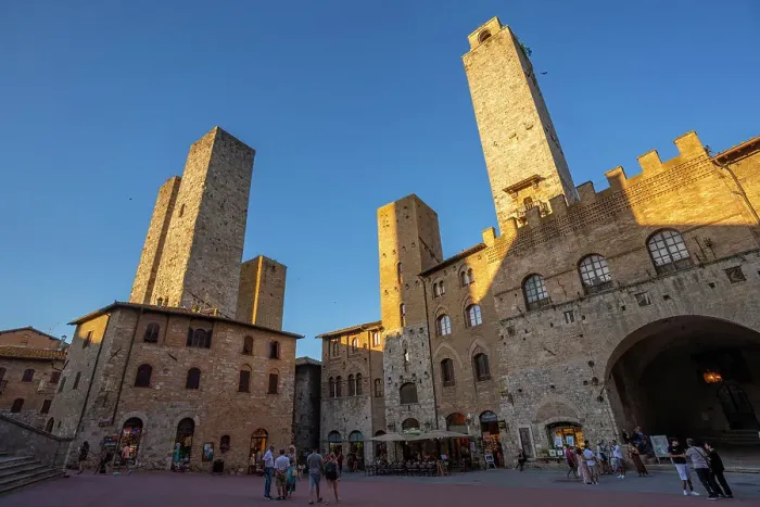 Framed Print : View of historic centre and towers in Piazza del Duomo, San Gimignano, UNESCO World Heritage Site, Province of Siena, Tuscany, Italy, Europe Framed Print : View of historic centre and towers in Piazza del Duomo, San Gimignano, UNESCO World Heritage Site, Province of Siena, Tuscany, Italy, Europe