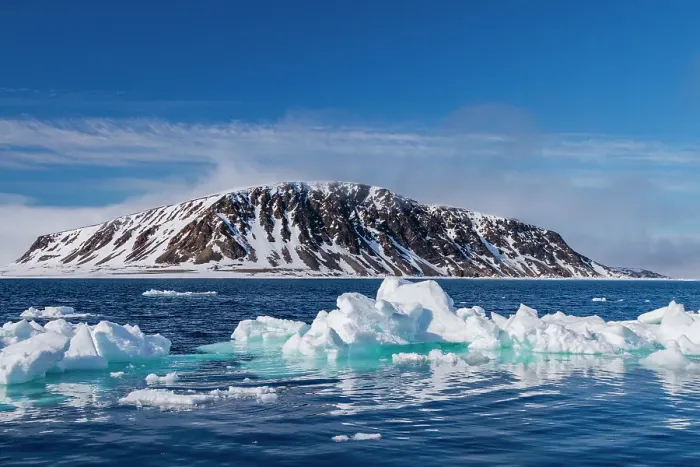 Framed Print : A view of ice-covered Phippsoya, the largest of the Sjuoyane Islands in the Svalbard Archipelago, Norway Framed Print : A view of ice-covered Phippsoya, the largest of the Sjuoyane Islands in the Svalbard Archipelago, Norway
