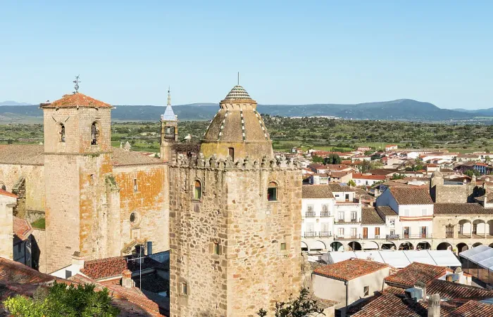 Framed Print : View towards Iglesia de San Martin on the left, and Torre del Alfiler, in the centre, Trujillo, Caceres, Extremadura, Spain, Europe Framed Print : View towards Iglesia de San Martin on the left, and Torre del Alfiler, in the centre, Trujillo, Caceres, Extremadura, Spain, Europe