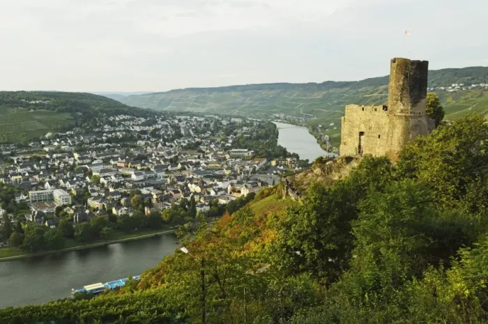 Framed Print : View of Landshut Castle ruins, Bernkastel-Kues and Moselle River (Mosel), Rhineland-Palatinate, Germany, Europe Framed Print : View of Landshut Castle ruins, Bernkastel-Kues and Moselle River (Mosel), Rhineland-Palatinate, Germany, Europe