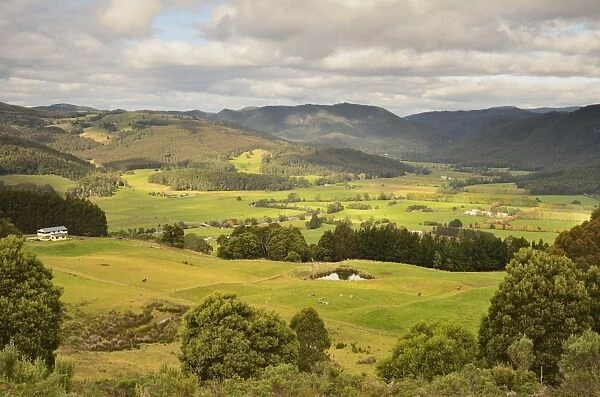 View of Leven Valley, Gunns Plains, Tasmania, Australia, Pacific