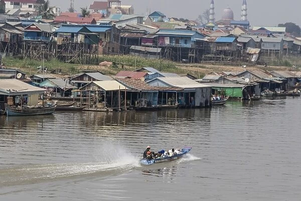 View of life along the Tonle Sap River headed towards Phnom Penh, Cambodia, Indochina