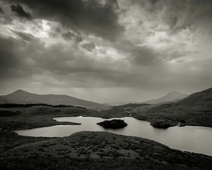 Framed Print : View of Llyn y Dywarchen, Snowdonia National Park, Wales, United Kingdom, Europe Framed Print : View of Llyn y Dywarchen, Snowdonia National Park, Wales, United Kingdom, Europe