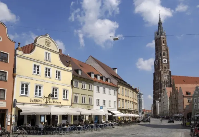 Framed Print : View looking towards the Basilica St. Martin, Altstadt, Landshut, Bavaria Framed Print : View looking towards the Basilica St. Martin, Altstadt, Landshut, Bavaria