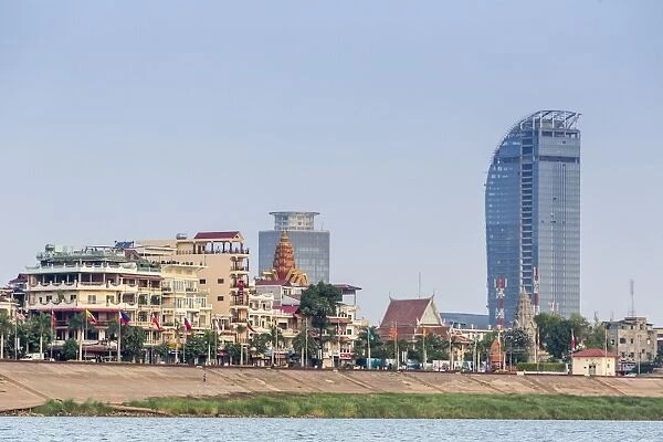 View along the Mekong River in the capital city of Phnom Penh, Cambodia, Indochina, Southeast Asia, Asia