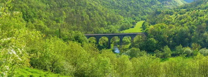 Framed Print : View of Monsal Viaduct in Monsal Dale, Peak District National Park, Derbyshire, England, United Kingdom, Europe Framed Print : View of Monsal Viaduct in Monsal Dale, Peak District National Park, Derbyshire, England, United Kingdom, Europe