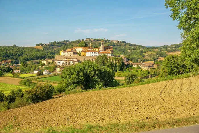 Framed Print : View of Monterchi and surrounding countryside, Province of Arezzo, Tuscany, Italy, Europe Framed Print : View of Monterchi and surrounding countryside, Province of Arezzo, Tuscany, Italy, Europe