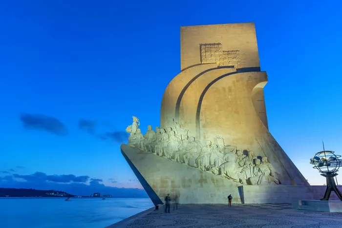 Framed Print : View of Monument to the Discoveries (Padrao dos Descobrimentos) at dusk, Lisbon, Portugal, Europe Framed Print : View of Monument to the Discoveries (Padrao dos Descobrimentos) at dusk, Lisbon, Portugal, Europe