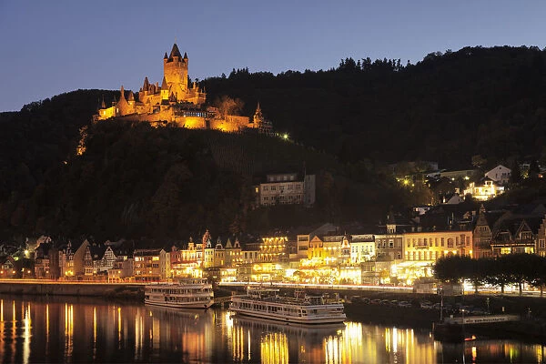 View over Moselle River to Reichsburg Castle, Cochem, Rhineland-Palatinate, Germany