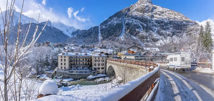 Framed Print : View of mountains and Dolonne from Courmayeur in winter, Courmayeur, Aosta Valley, Italian Alps, Italy Framed Print : View of mountains and Dolonne from Courmayeur in winter, Courmayeur, Aosta Valley, Italian Alps, Italy