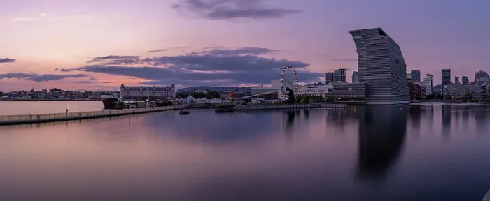 Framed Print : View of the Munch Museum and city skyline at dusk, Oslo, Norway, Scandinavia, Europe Framed Print : View of the Munch Museum and city skyline at dusk, Oslo, Norway, Scandinavia, Europe