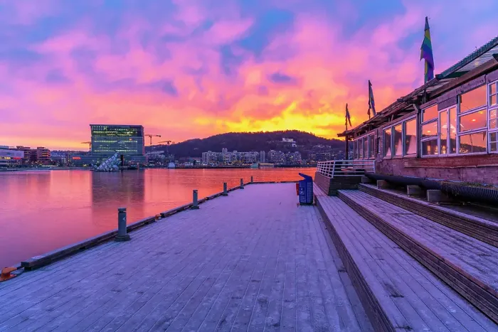 Framed Print : View of Munch Museum during winter at sunrise from Havnepromenade, Oslo, Norway, Scandinavia Framed Print : View of Munch Museum during winter at sunrise from Havnepromenade, Oslo, Norway, Scandinavia