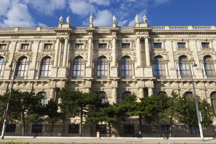 Framed Print : Side view of Natural History Museum (Naturhistorisches Museum), Vienna, Austria, Europe