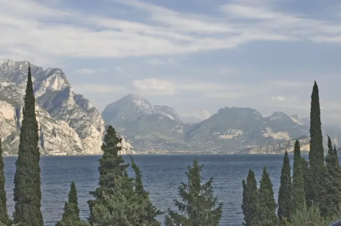 Framed Print : A view north over Lake Garda to Riva del Garda