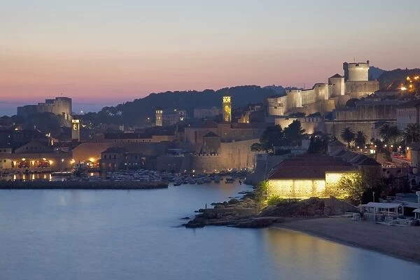 View of Old Town in the early evening, UNESCO World Heritage Site, Dubrovnik, Croatia, Europe